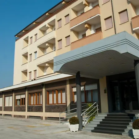 Touring Hotel