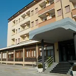 Touring 3*